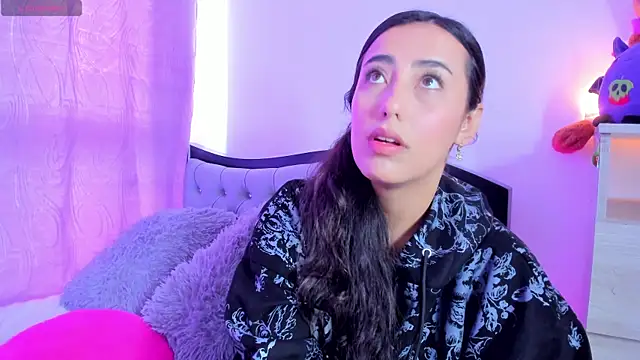 my aleja  online show from April 25, 1:41 pm