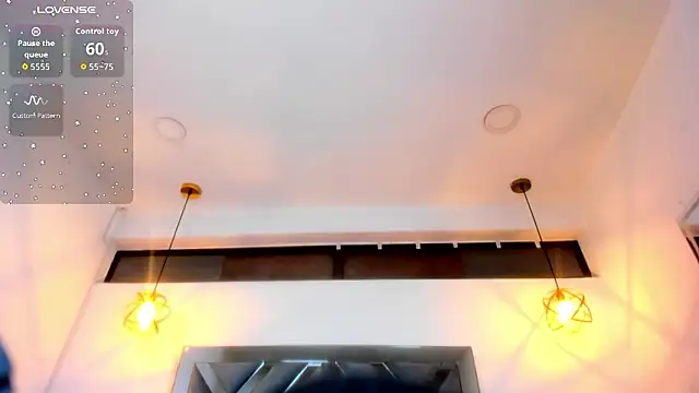 Hanna Cornee  online show from March 4, 2:23 pm