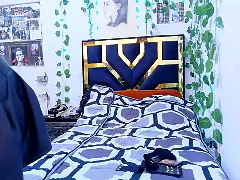 Snapshot of lucywhite13 chatting on October 12, 4:09 pm lucywhite13 online show from October 12, 4:09 pm