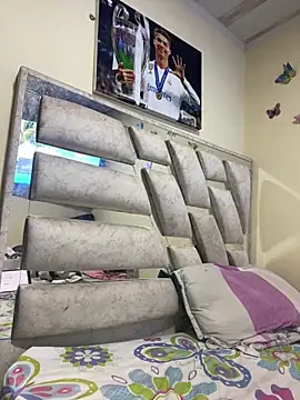 Vliacoooper2 online show from April 19, 9:53 am