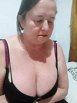Snapshot of Miss-tetas chatting on October 13, 3:09 am Miss-tetas online show from October 13, 3:09 am