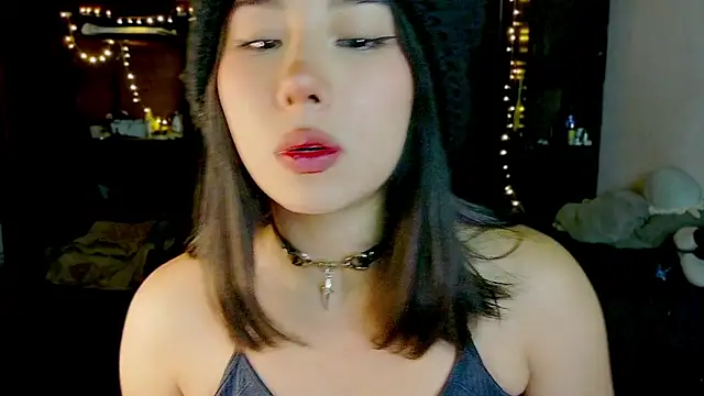 Shisuku Sophi online show from July 18, 11:40 pm