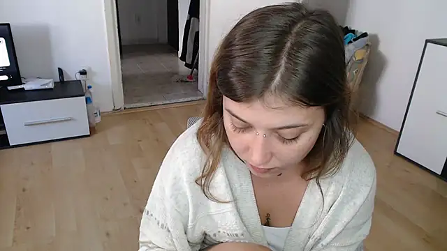 Snapshot of Aliens4twenty chatting on September 18, 6:12 am Aliens4twenty online show from September 18, 6:12 am