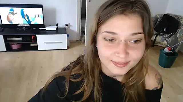 Snapshot of Aliens4twenty chatting on September 17, 6:11 am Aliens4twenty online show from September 17, 6:11 am
