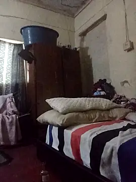 RFeltomWhitJ online show from October 18, 3:53 am