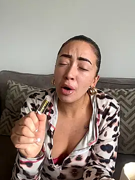 ItsCOCOx online show from October 13, 8:39 am