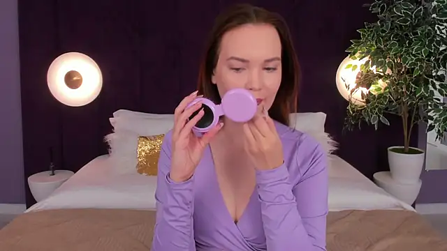 KiraHolli online show from September 12, 3:29 am