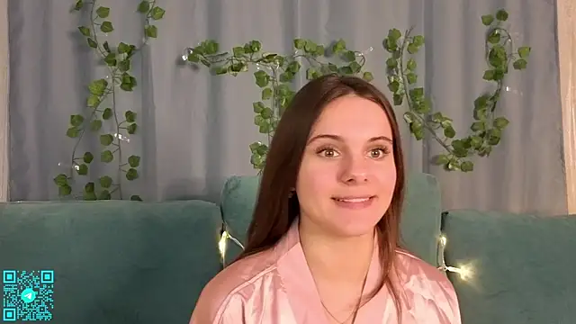 Snapshot of chloemilka chatting on October 3, 6:35 pm chloemilka online show from October 3, 6:35 pm