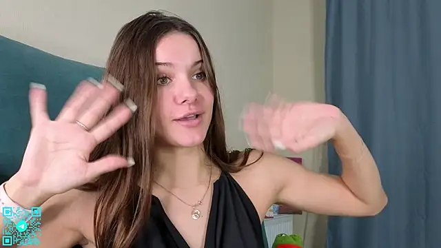 chloemilka online show from October 28, 6:35 pm