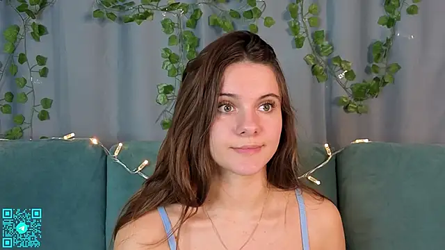 Snapshot of chloemilka chatting on October 6, 7:18 pm chloemilka online show from October 6, 7:18 pm