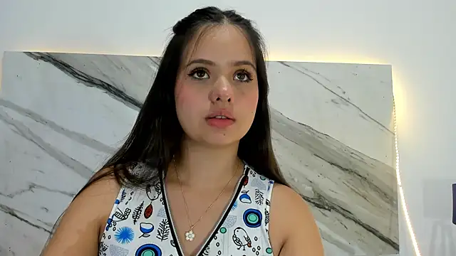 Snapshot of thamiina_ chatting on October 10, 12:37 am thamiina online show from October 10, 12:37 am