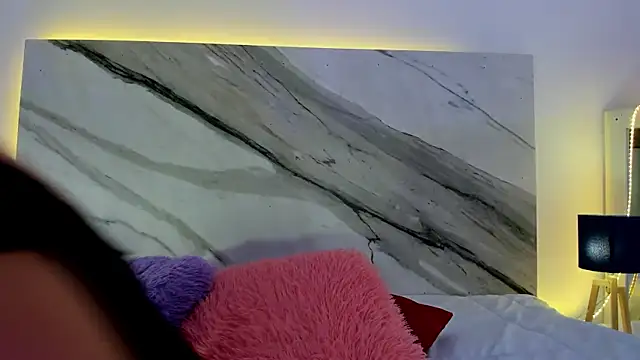 thamiina  online show from December 16, 7:09 pm