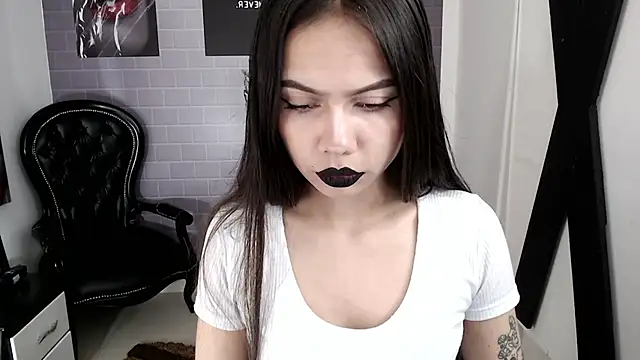 Snapshot of aleesha_cameron02 chatting on October 21, 12:20 pm aleesha cameron02 online show from October 21, 12:20 pm