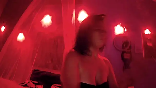 ovmilf online show from October 18, 9:01 am