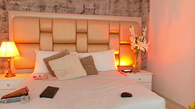 Edna Copper online show from March 19, 3:55 am