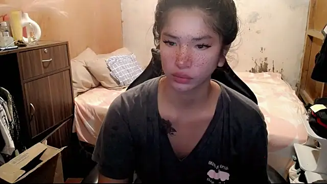 Cutierhyxx online show from May 22, 5:33 pm