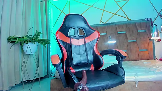 NinaCapelli online show from October 22, 5:45 am