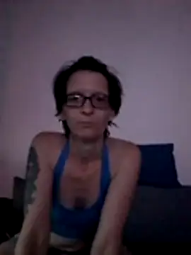 Hornybunny2025 online show from May 30, 7:32 pm