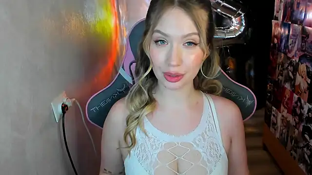 NicoleRiccii online show from April 8, 7:49 pm
