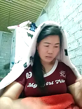 Snapshot of jienrrr chatting on October 13, 1:30 am jienrrr online show from October 13, 1:30 am