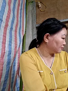 yoowwmr online show from October 27, 4:30 am