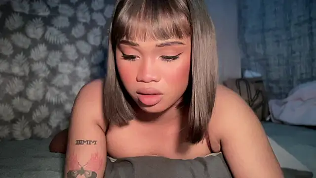 Exotic alyssa69 online show from June 2, 3:46 pm