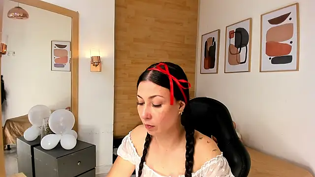 Snapshot of Alexia_milf_ chatting on October 17, 11:35 am Alexia milf online show from October 17, 11:35 am