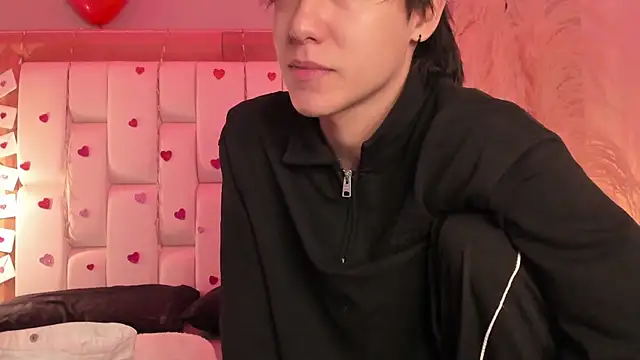 Daphne And Roger online show from February 18, 11:20 am