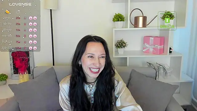 Snapshot of RubiHarlot chatting on October 5, 1:43 am RubiHarlot online show from October 5, 1:43 am