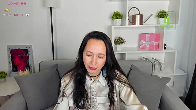 Snapshot of RubiHarlot chatting on October 6, 1:44 am RubiHarlot online show from October 6, 1:44 am
