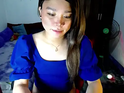 Urassiansweetcummer online show from March 13, 6:04 am