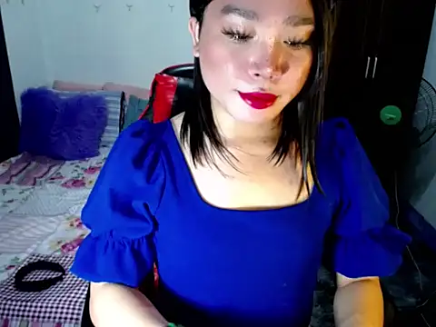 Urassiansweetcummer online show from September 11, 1:50 am