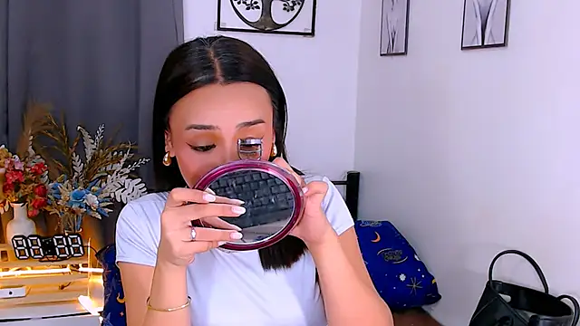 Zialustts online show from February 19, 1:21 pm