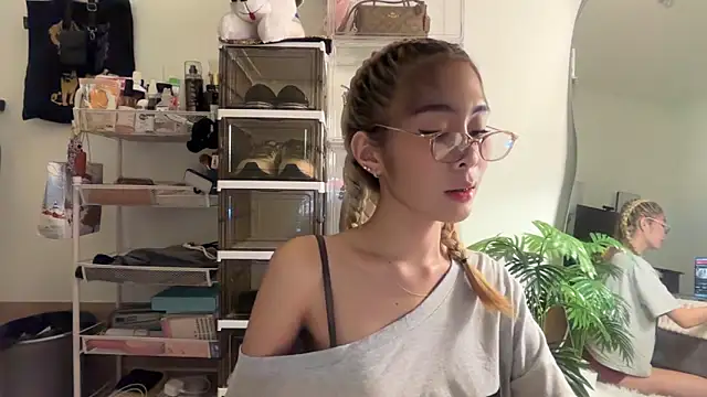 AngeliqueSolace online show from May 15, 7:49 pm