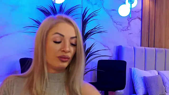 Izabellle02 online show from March 4, 5:03 am