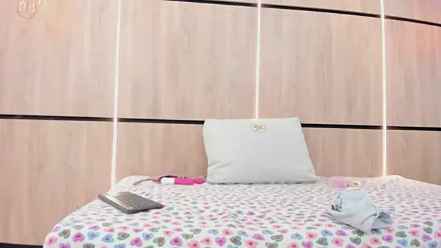 ikia lopez  online show from March 12, 11:46 am