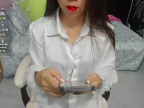 Snapshot of LuckyBabe_new01 chatting on September 30, 4:01 pm LuckyBabe new01 online show from September 30, 4:01 pm