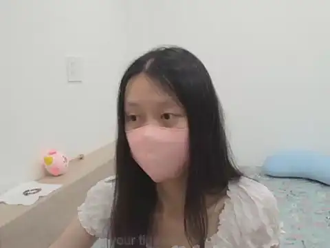 Snapshot of AlinaBaby_x chatting on October 16, 3:53 am AlinaBaby x online show from October 16, 3:53 am