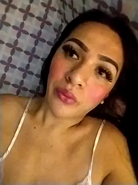 enoria1992 online show from April 3, 2:15 pm