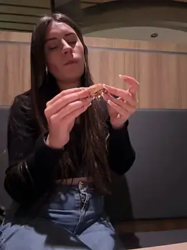 Isabella21  online show from March 30, 3:17 am