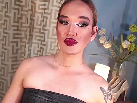 AleinaCroft online show from March 15, 10:50 am