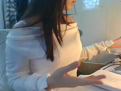 Linzly online show from January 16, 2:40 am