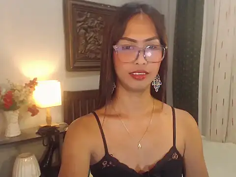 Nathalieheartt online show from July 18, 2:41 pm