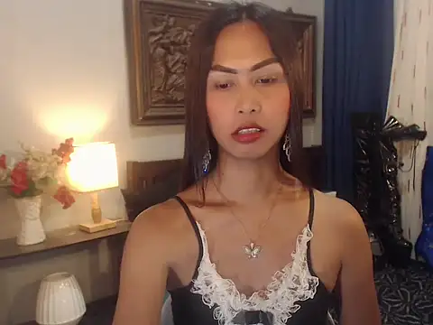 Nathalieheartt online show from July 8, 1:35 pm