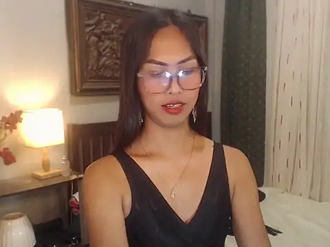 Nathalieheartt online show from July 21, 1:45 pm
