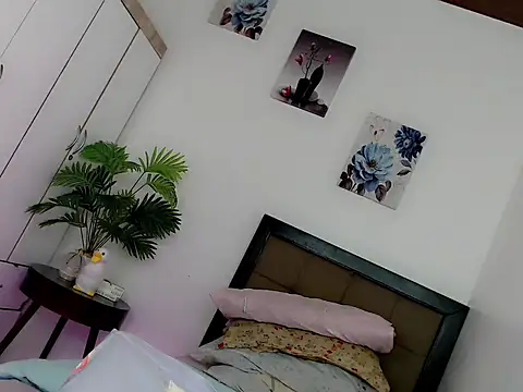Miss twinny21 online show from July 29, 11:43 am