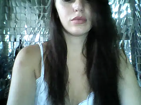 Snapshot of Qinini chatting on September 17, 7:17 am Qinini online show from September 17, 7:17 am