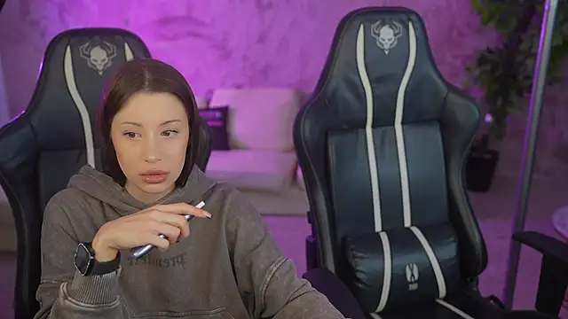 Selena Glow online show from October 23, 11:00 pm