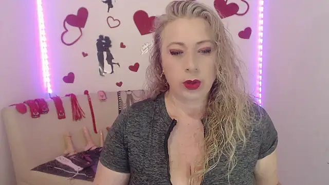 sofiacurvy 45 online show from September 15, 11:56 pm