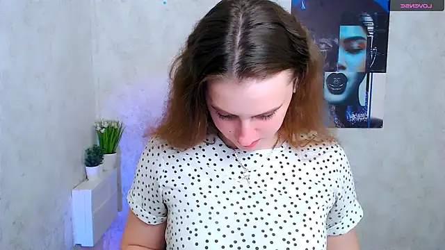 AmandaDimond  online show from April 6, 11:11 am